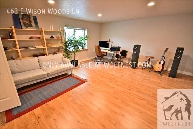 Building Photo - Stunning 6 Bedroom Fort Union Home! No Dep...