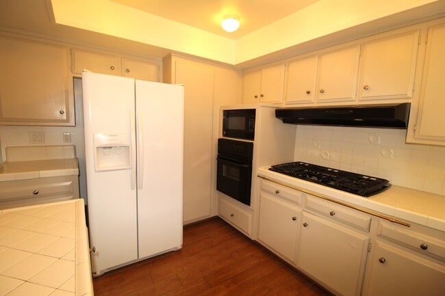 Building Photo - Spacious Corner Lot Home in Desirable Vent...
