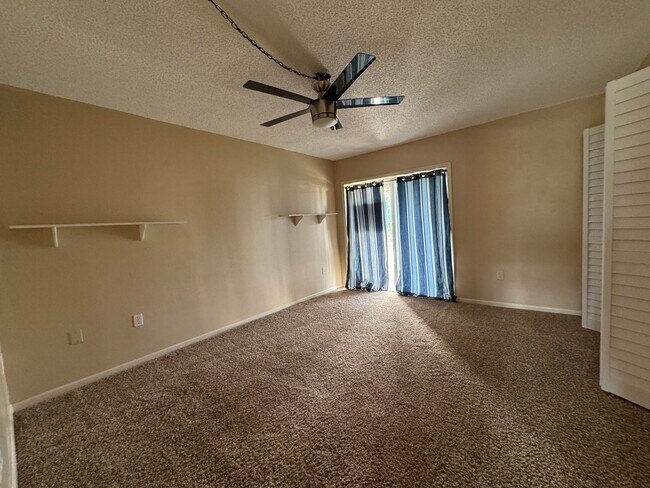 Building Photo - 5937 SW 36th Ct