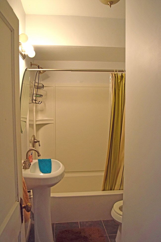 Building Photo - 2606 Wycliffe Rd