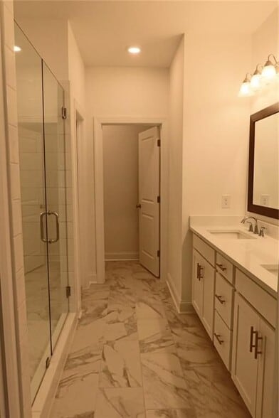 Building Photo - 4231 Millcroft Pl