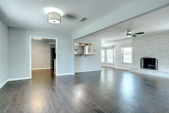 Building Photo - 1104 Shady Pine Ct