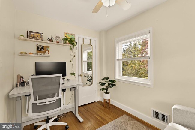 Building Photo - 11612 Galt Ave