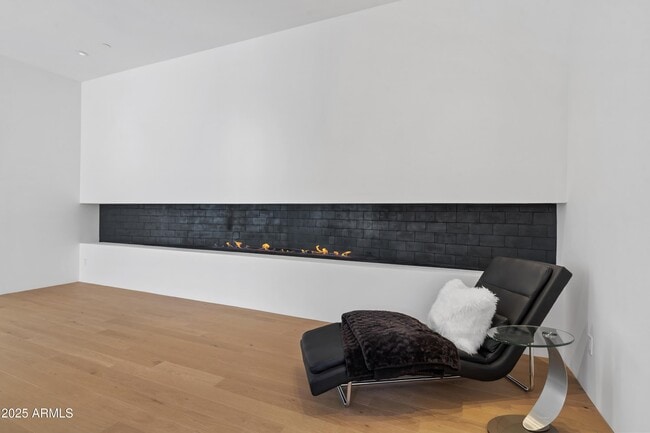 Building Photo - 9191 E Happy Hollow Dr