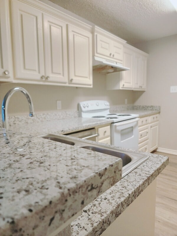 Building Photo - 10245 Country Hills Blvd