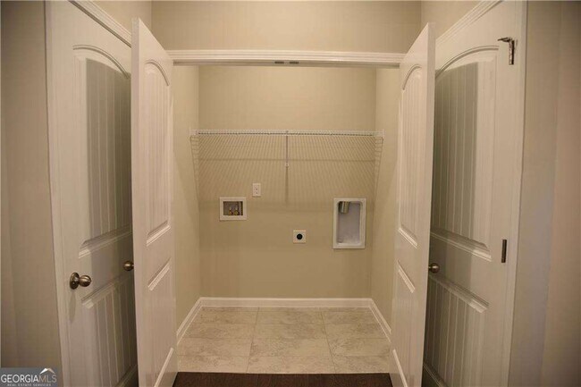 Building Photo - 2450 Laurel Gate Ln