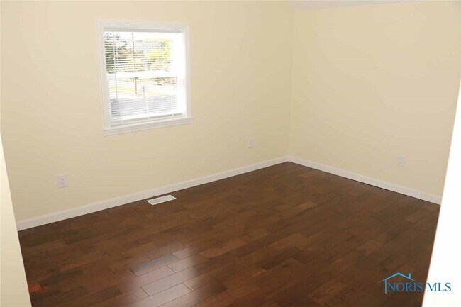 Building Photo - 129 Oswald St