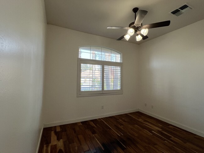 Building Photo - 12309 Thornwood Dr