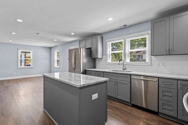 Building Photo - Beautiful 2 bedroom, 1 bath home near Downtown Durham, High-end Finishes and fenced-in backyard!