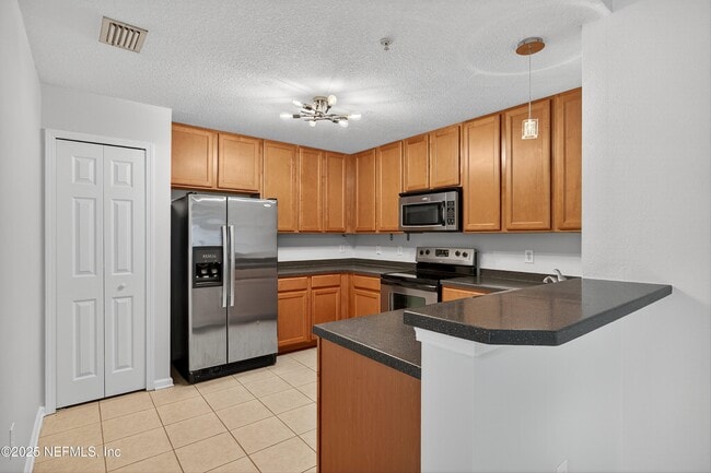 Building Photo - 7067 Deer Lodge Cir