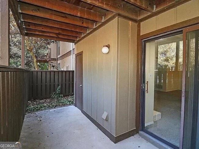 Building Photo - 3932 Cedar Cir