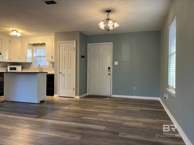 Building Photo - 10510 Gayfer Rd Ext