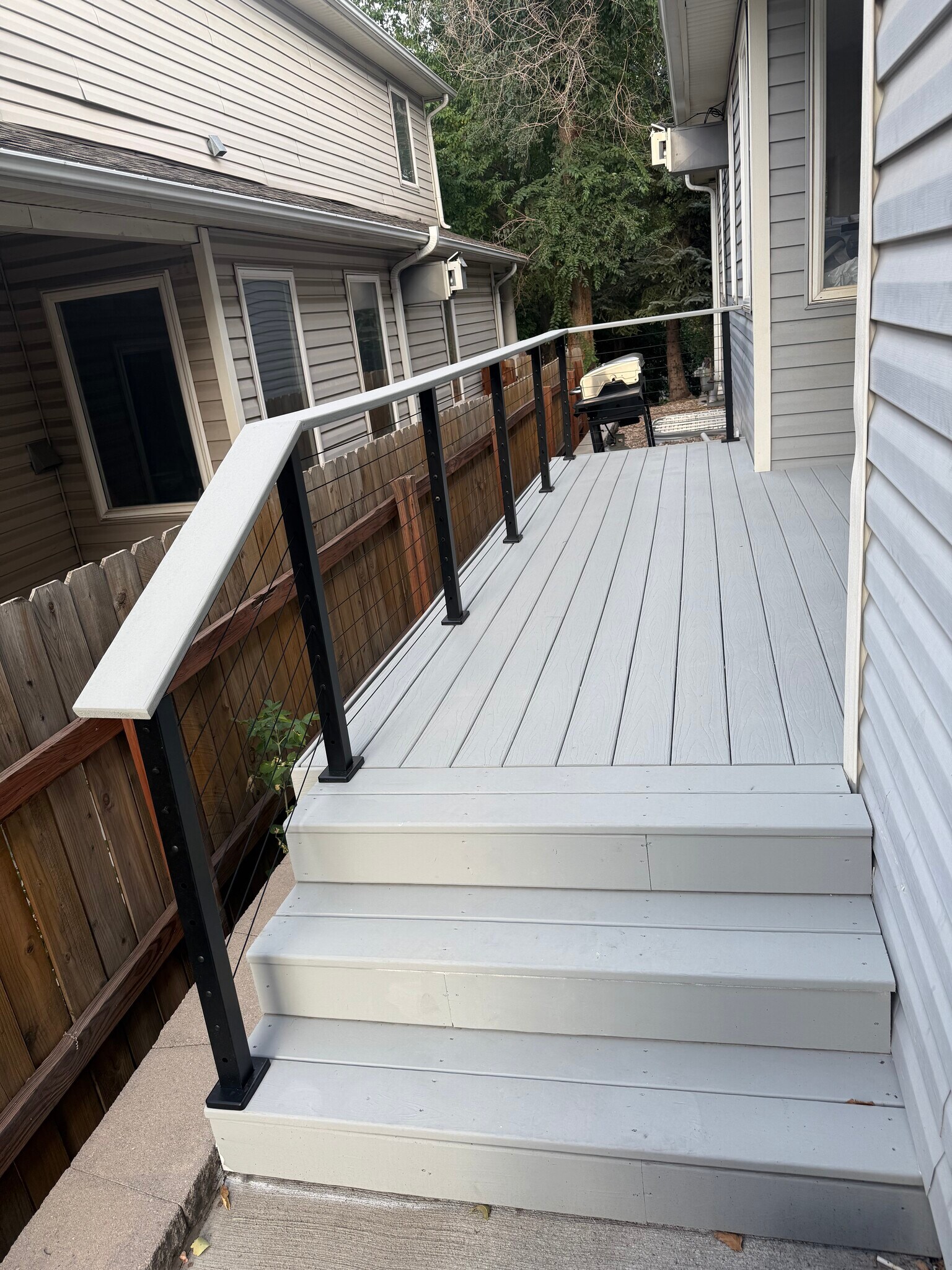 Large outdoor patio - 2675 S University Blvd