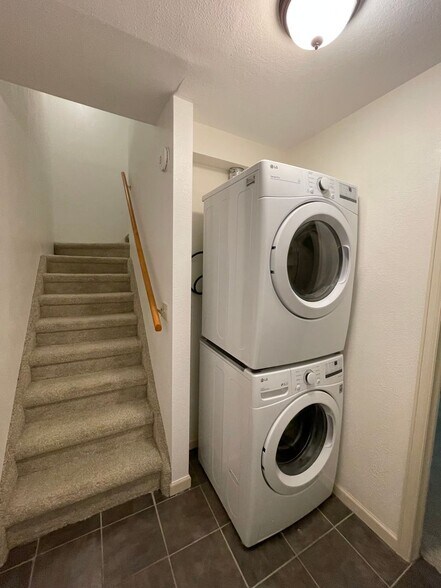 Building Photo - 1504 Pine St