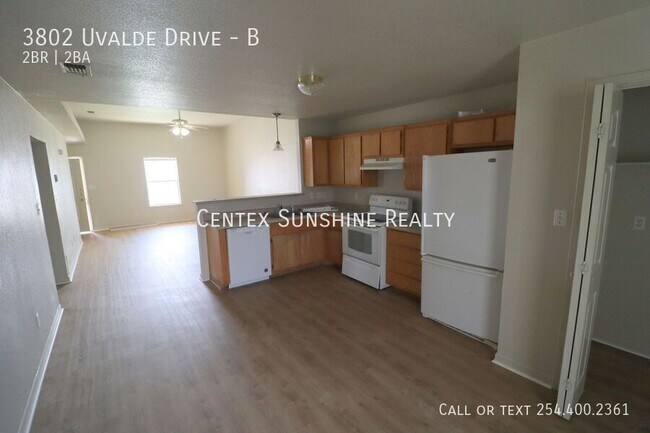 Building Photo - 3802 Uvalde Dr