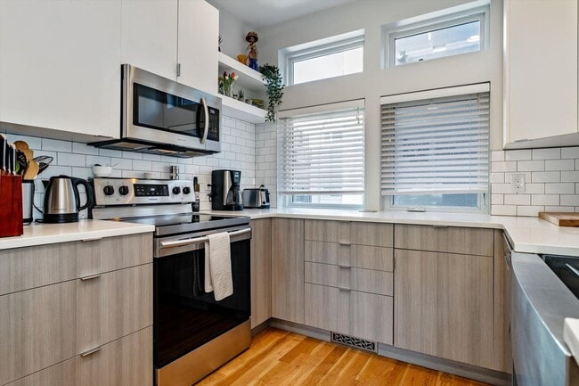 Building Photo - 4-Story 2BD, 2.5BA LoHi Townhome with Rooftop Deck