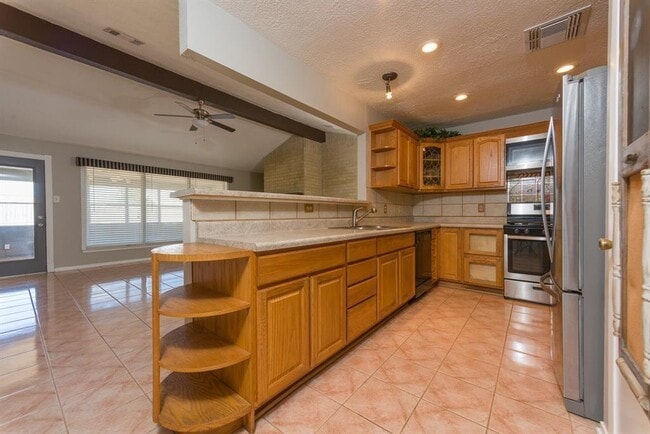 Building Photo - 16031 Windom Dr