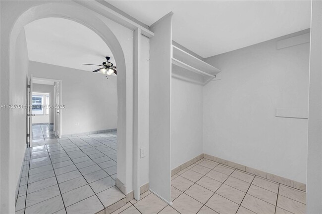 Building Photo - 319 NE 171st Ter