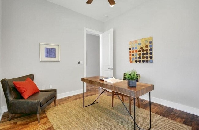 Building Photo - 1208 Kinney Ave