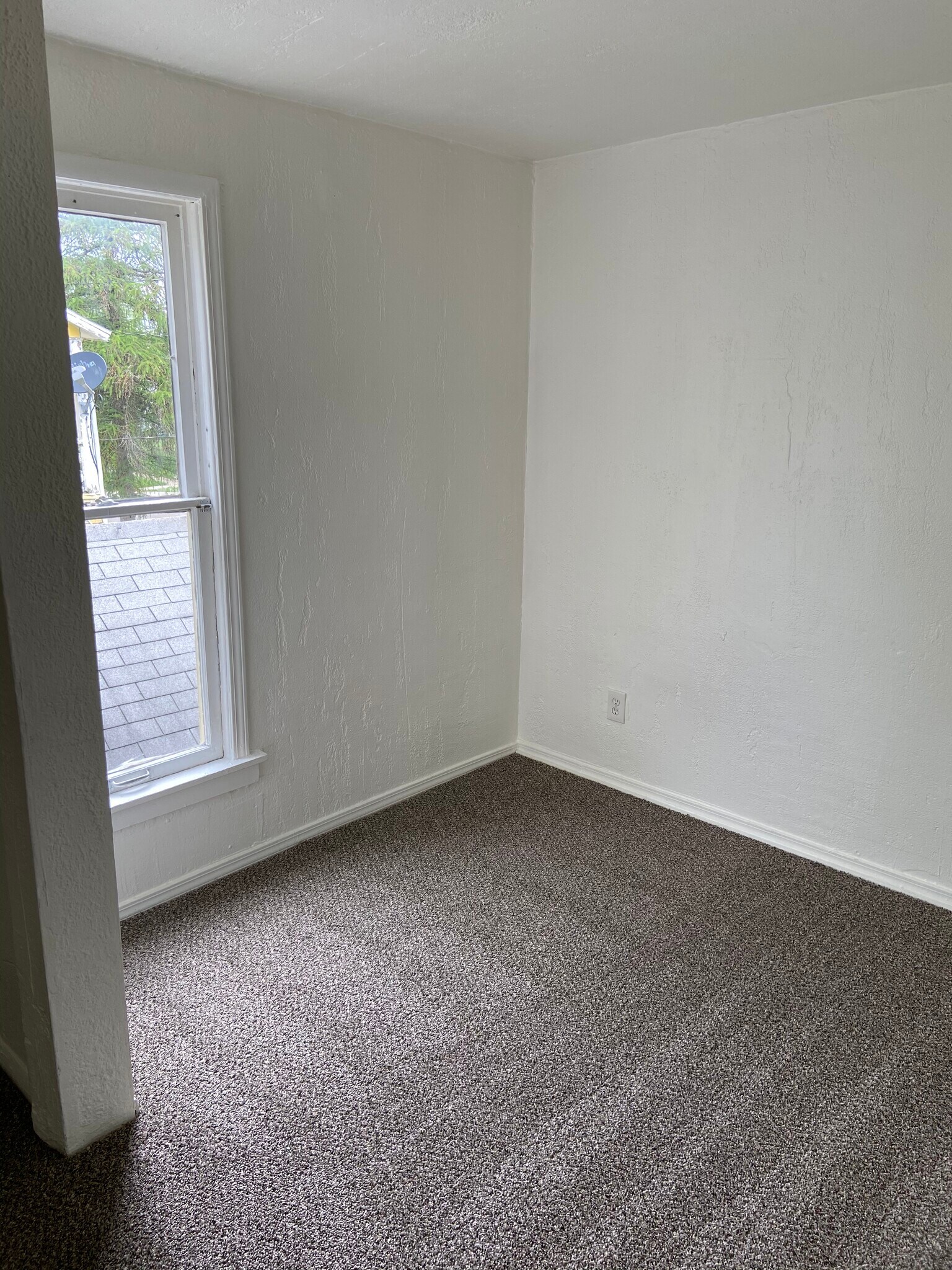 Building Photo - 1247 Quarry Ave NW