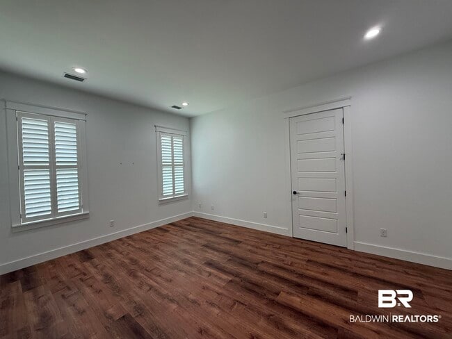 Building Photo - 10391 Emmanuel St