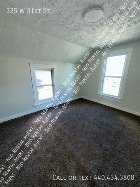 Building Photo - 325 W 31st St