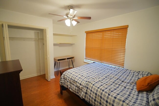 Building Photo - 4472 Bay Shore Cir
