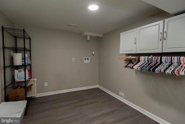 Building Photo - 462 Wild Rose Ln