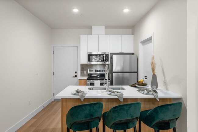 Building Photo - 8417 SW 24th Ave