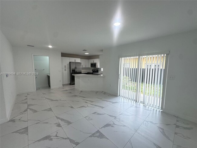 Building Photo - 116 NW 10th St