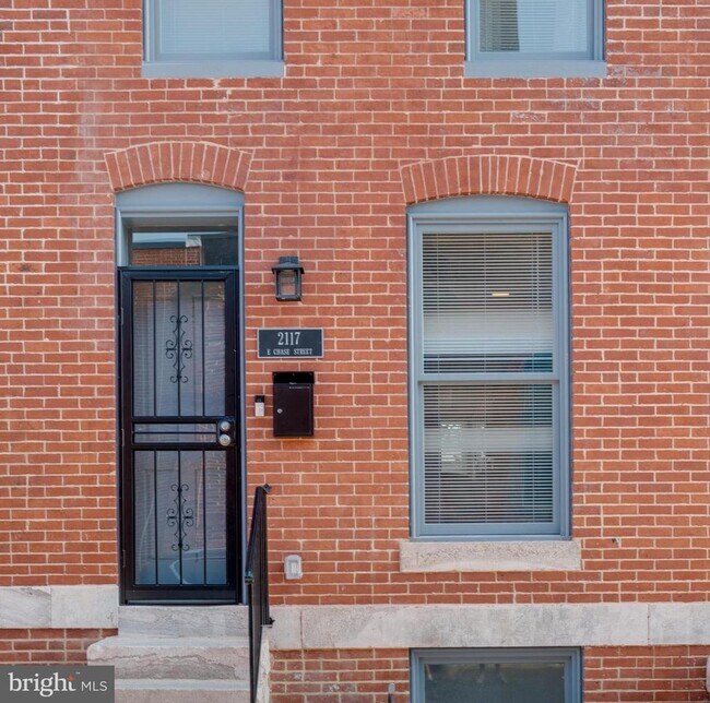 Building Photo - 2117 E Chase St