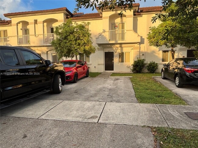 Primary Photo - 1370 W 30th St