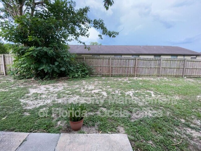 Building Photo - 3650 NE 41st St