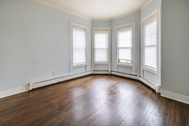 Building Photo - 383 Myrtle Ave