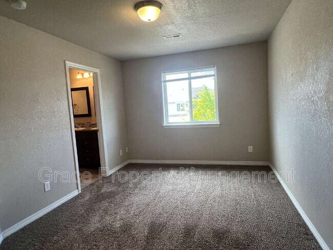 Building Photo - 6107 Kochia Ct