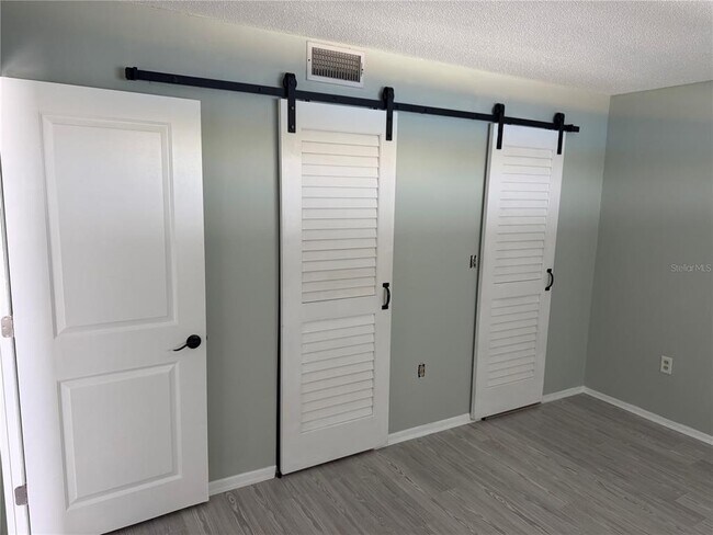 Building Photo - 649 S Tamiami Trl