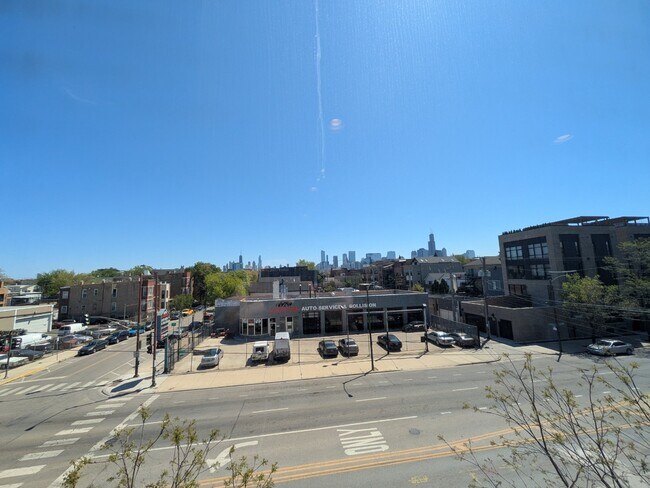 Building Photo - 622 N Ashland Ave