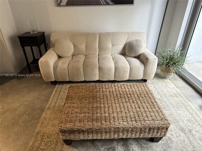 Building Photo - 151 SE 1st St