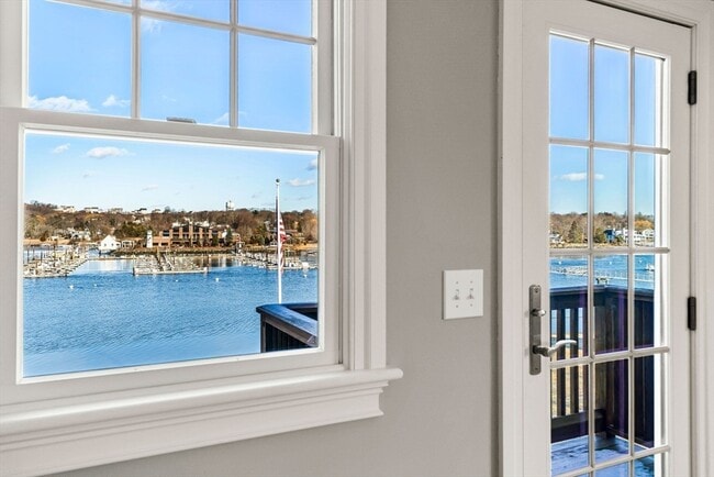 Building Photo - 30R Harbor St