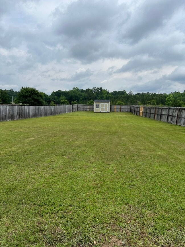 Building Photo - Lovely 3 Bed Home on Cul-de-sac