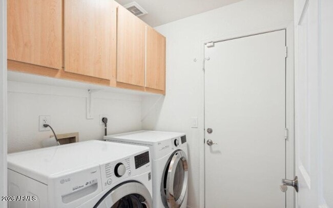 Building Photo - 309 E Mesquite St