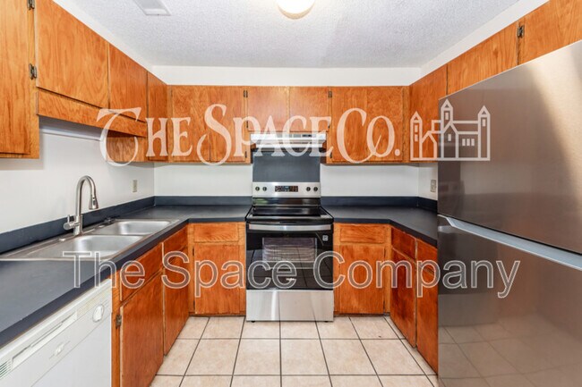 Building Photo - 2020 Coldspring Dr