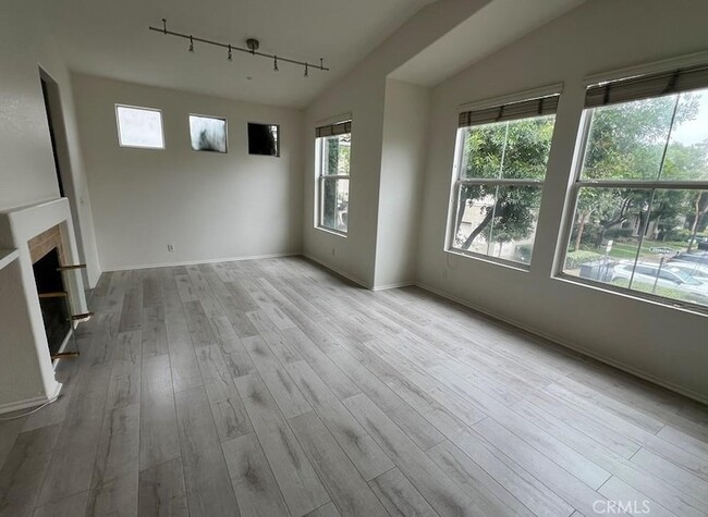 Building Photo - 3801 Orangewood