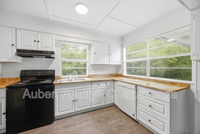 Building Photo - 3826 Kingwood Cir