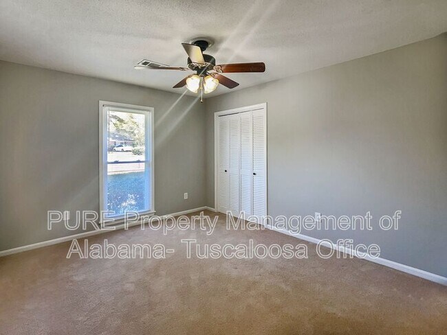 Building Photo - 4417 4th Ave E