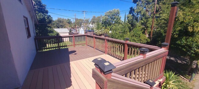 Building Photo - Central Roseville, 1 Bed, 1 Ba, Wall Air, ...