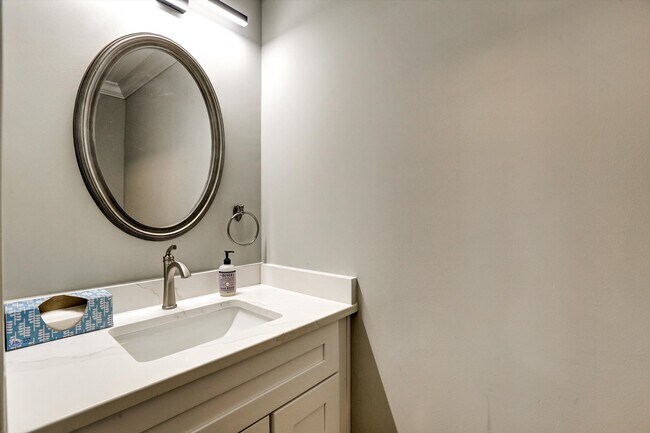 Building Photo - 2849 Jordan Oaks Ln