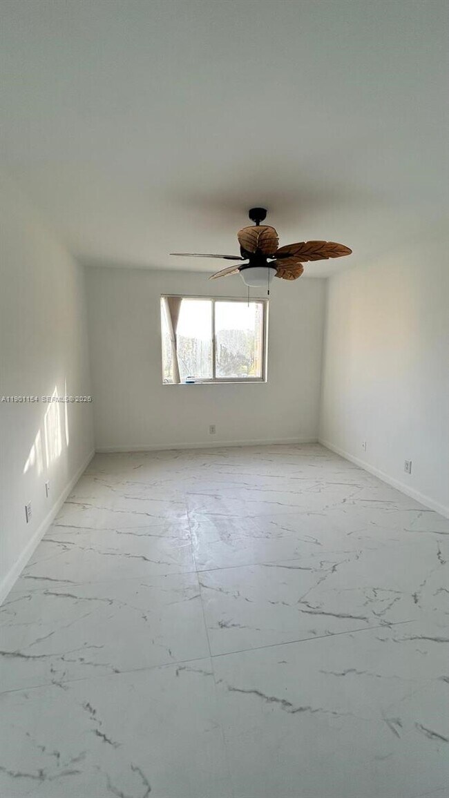 Building Photo - 2221 Sherman Cir