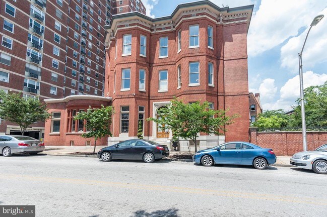 Building Photo - 106 E Chase St