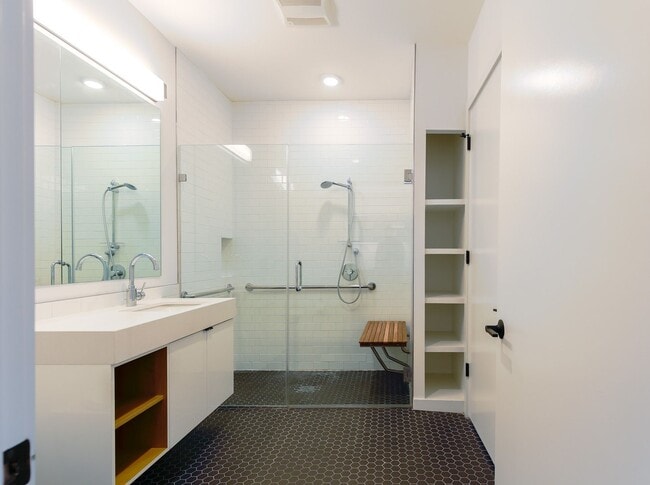 Building Photo - Terrific One Bedroom Condo in Truxton Circle!